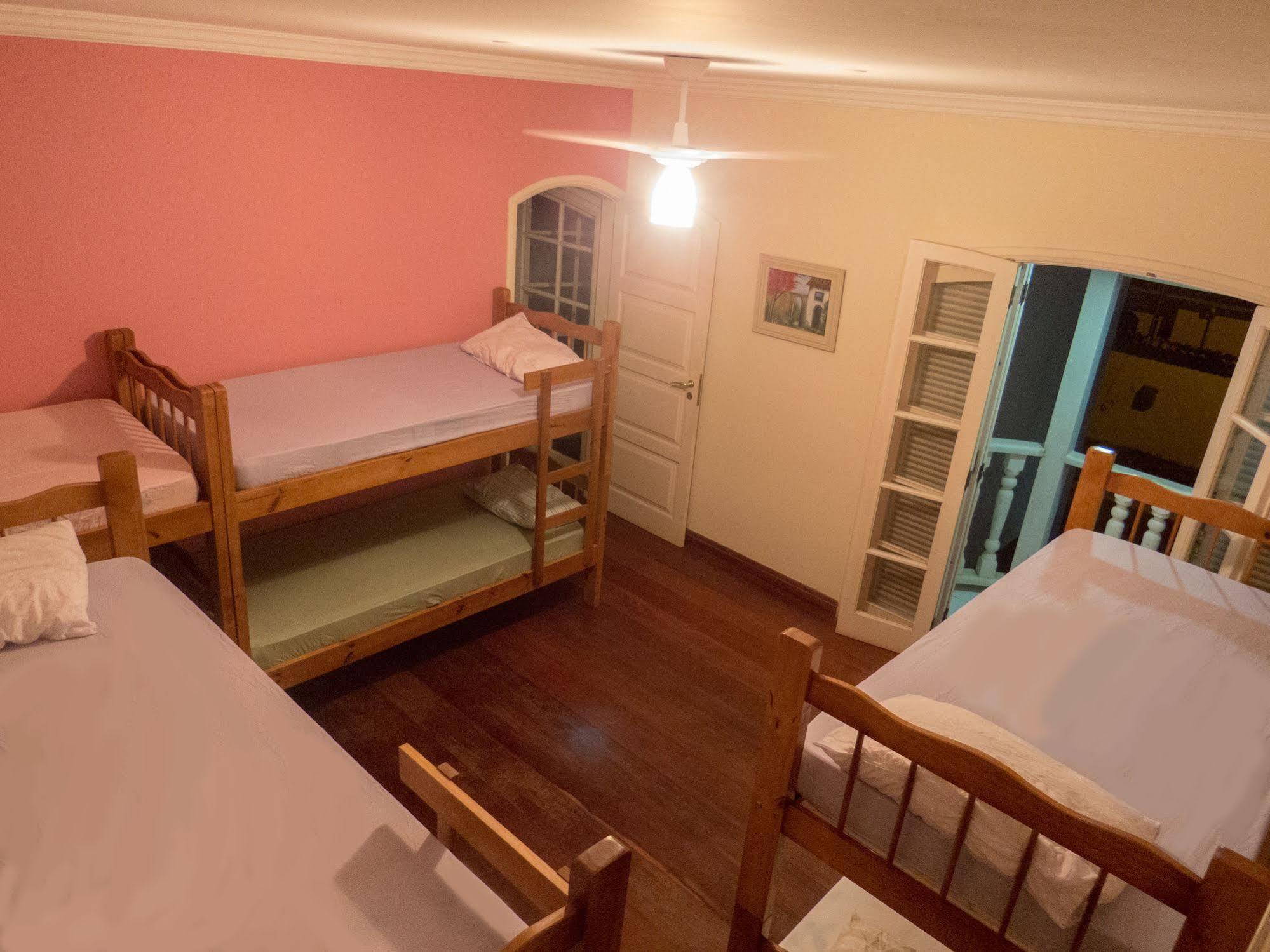 Canguru Hostel Парати Екстериор снимка