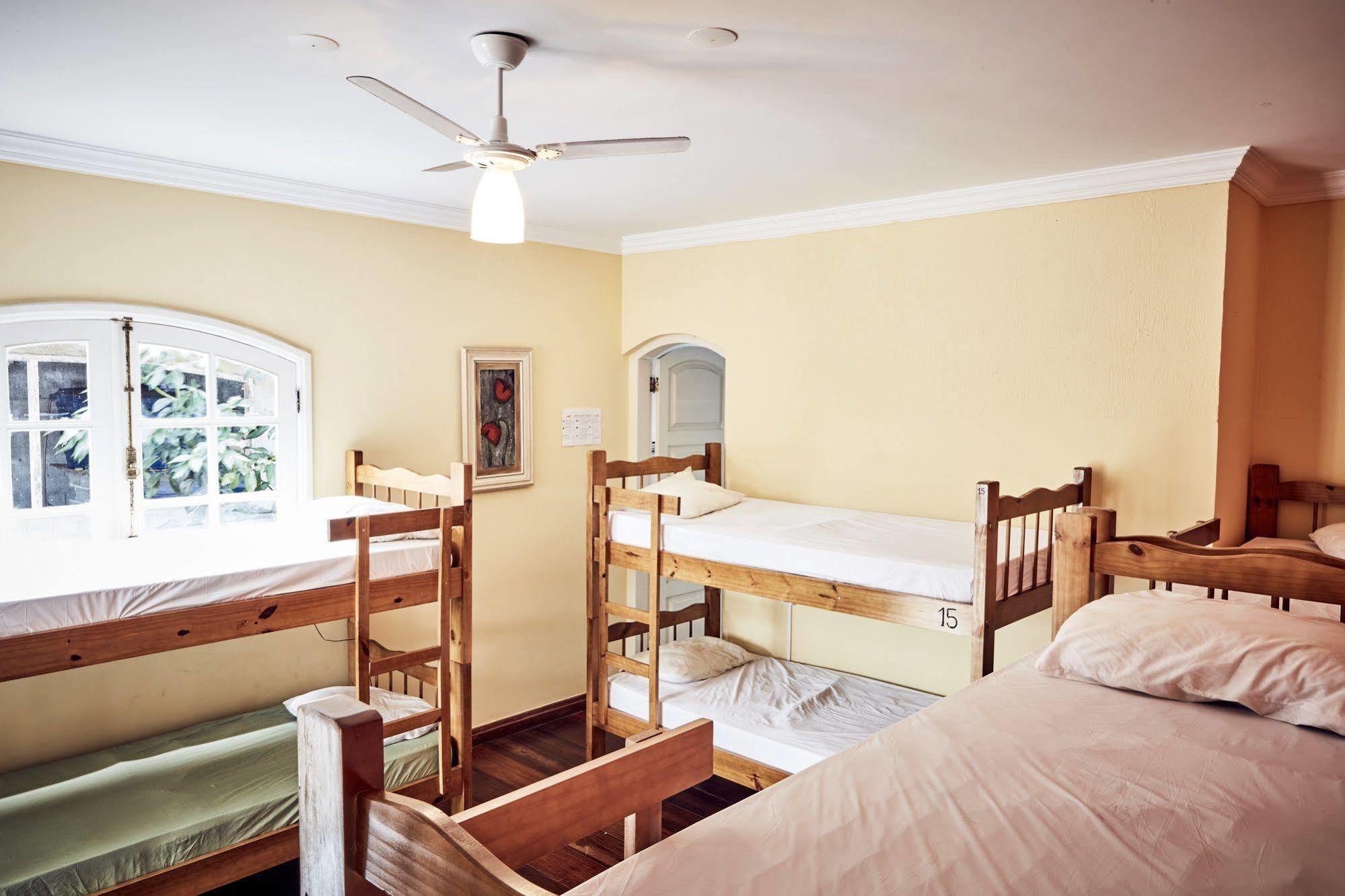 Canguru Hostel Парати Екстериор снимка